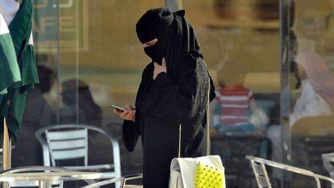 السعودية تحقق في مقطع فيديو يظهر "تعذيب" طفلة رضيعة
